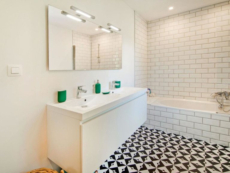 Badezimmer im 1. Stock